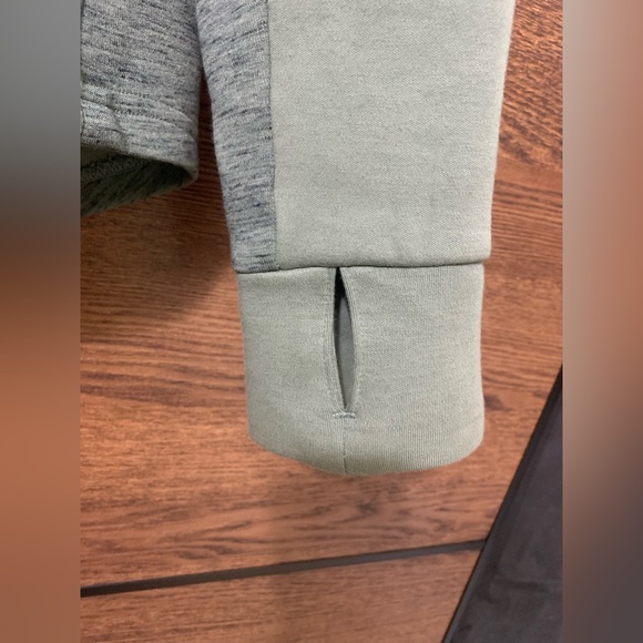 PUMA green hoodie size M - Picture 4 of 8